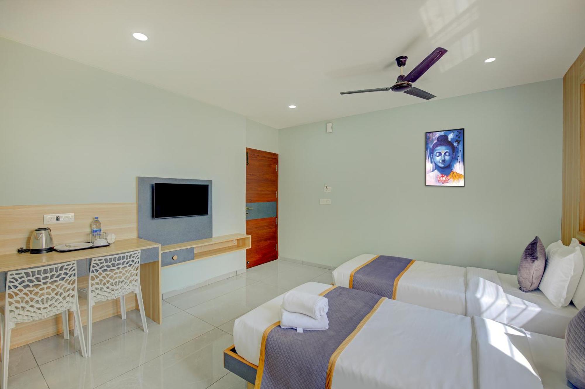Hotel Park Lane Yelahanka Бангалор Экстерьер фото