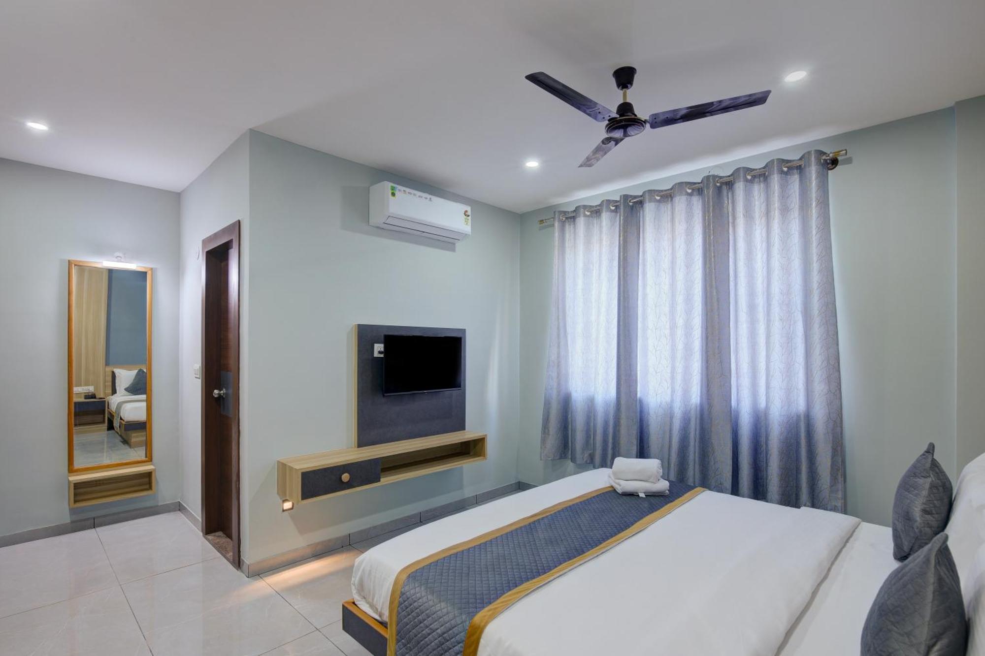 Hotel Park Lane Yelahanka Бангалор Экстерьер фото